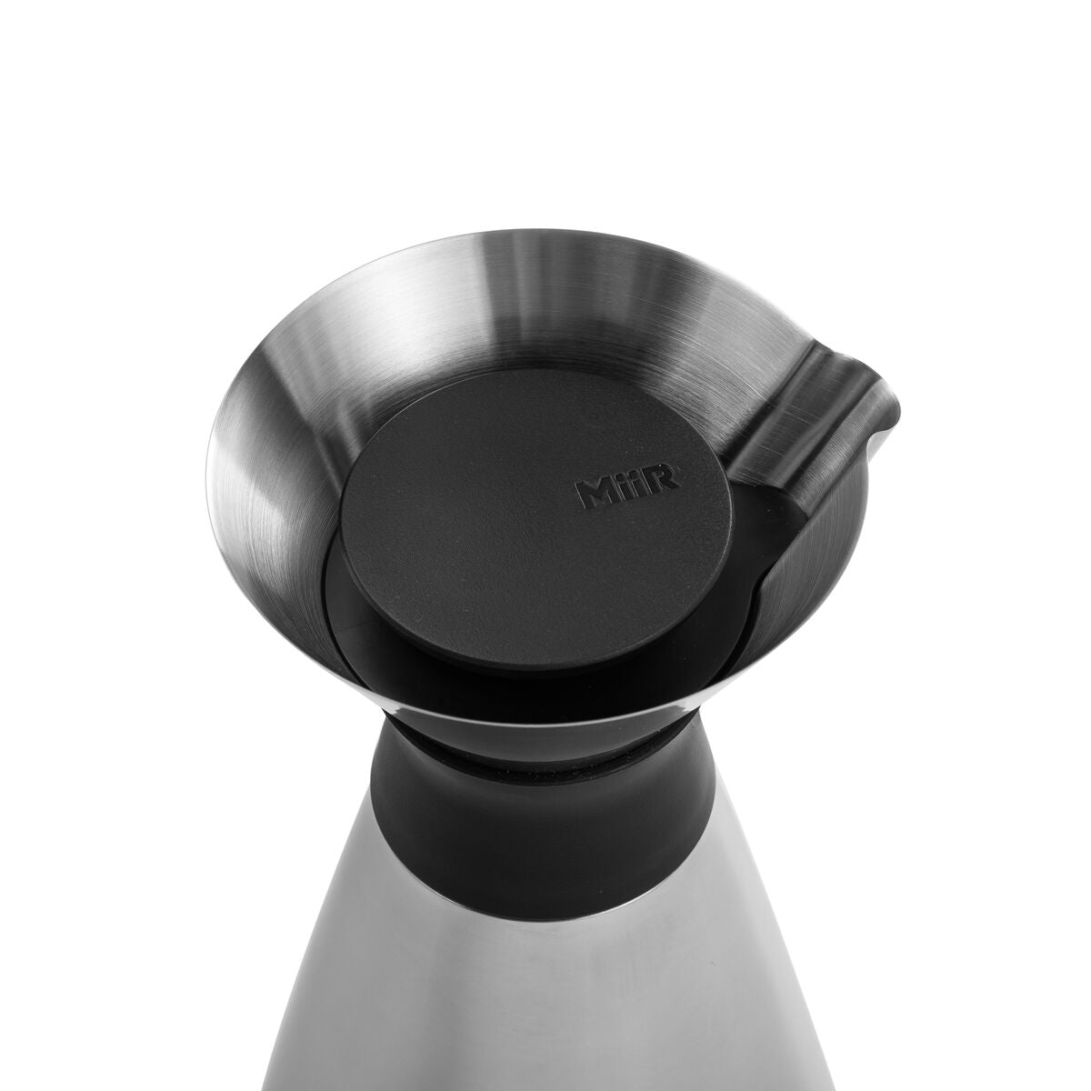 new-standard-carafe-l0 WebPDP-PolishedStainlessCarafe_33oz_SS_StudioX207182024_45degree__CAR1SVOS005.jpg